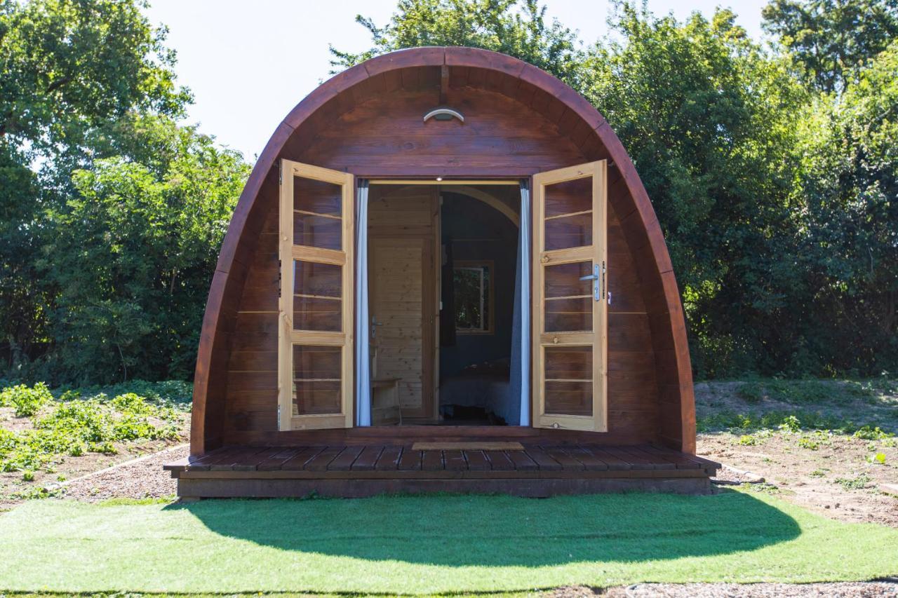 Hotel The Woolpack Glamping à Maidstone Extérieur photo